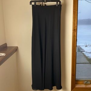 Adrianna Papell floor length black skirt. Fully lined. Size 10. New condition.